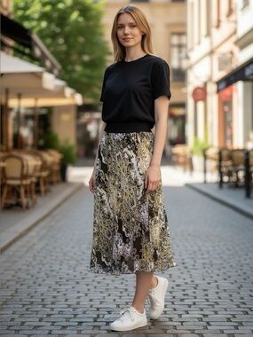 🌻 Melanie Lyne Black and Gold Paisley Skirt #695
